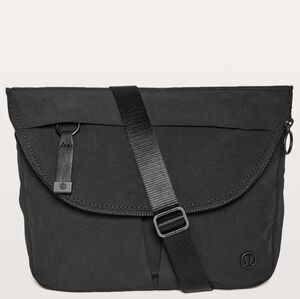 Lululemon All Night Festival Bag 5L Black Crossbody Purse Yoga Water Repellent